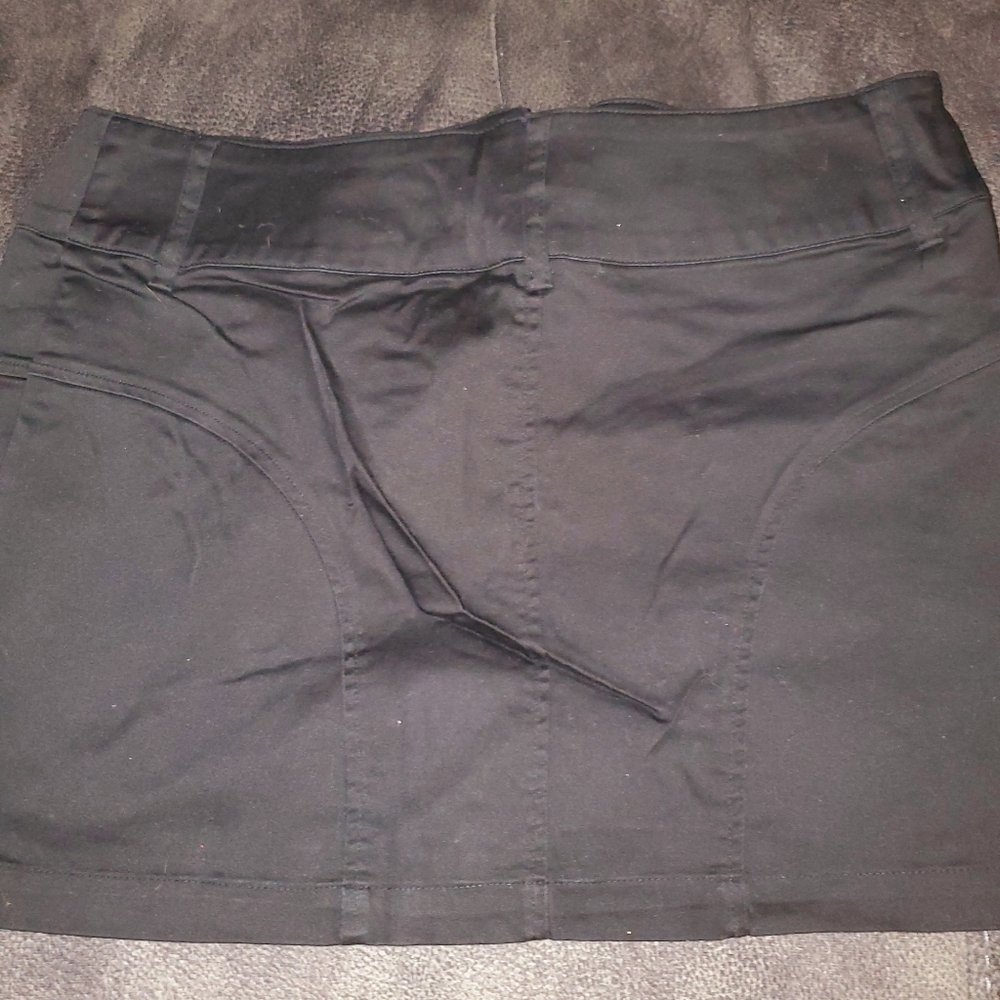 Skirt - Picture 3 of 3